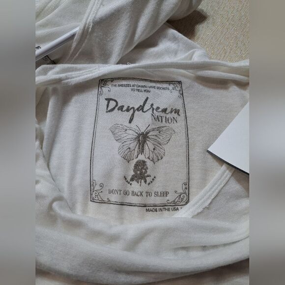 NWT Daydream Nation Cropped Tee - Picture 3 of 4